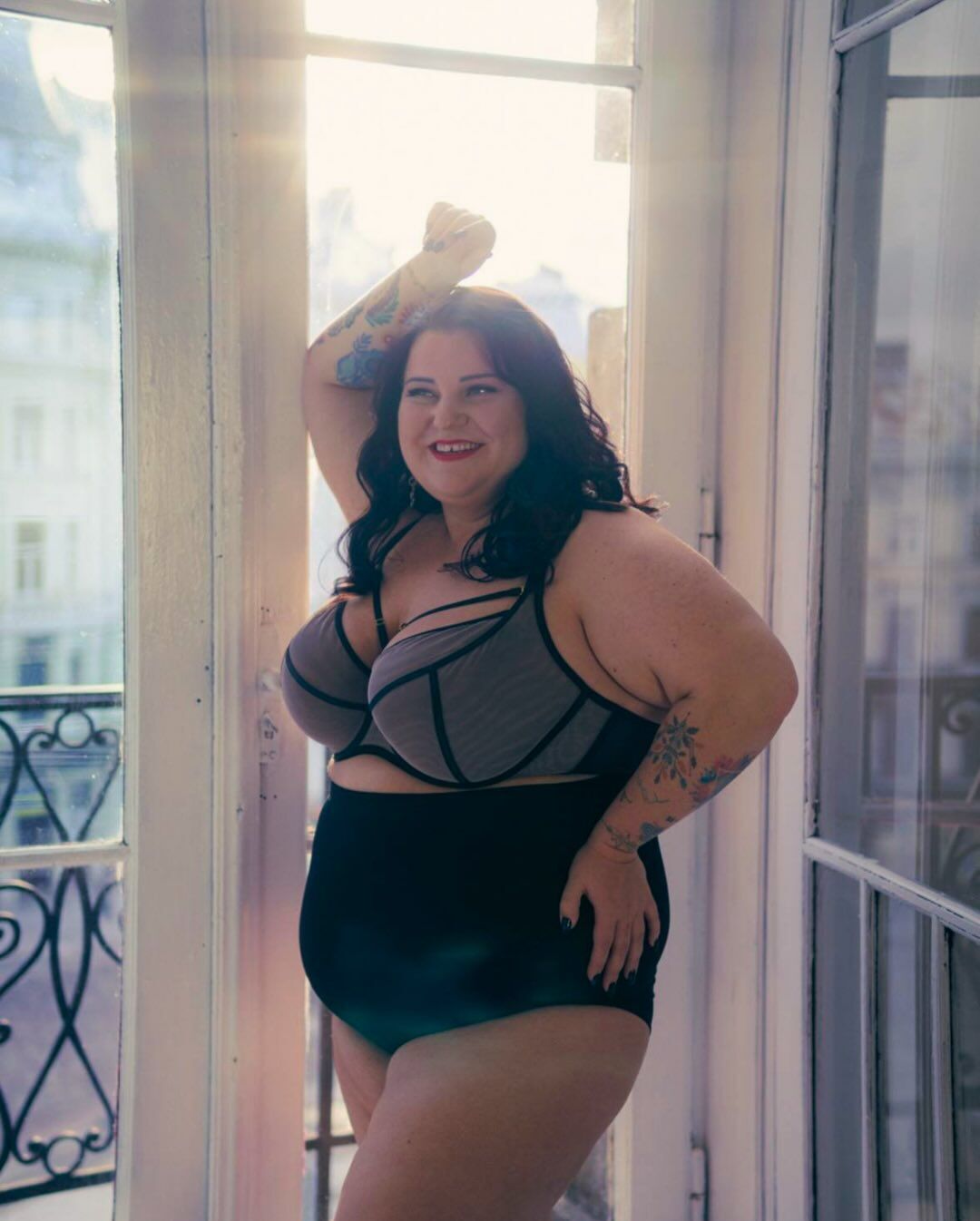 Alyona Alyona роздяглася до білизни заради благої мети та вразила мережу своєю сміливістю. Фото