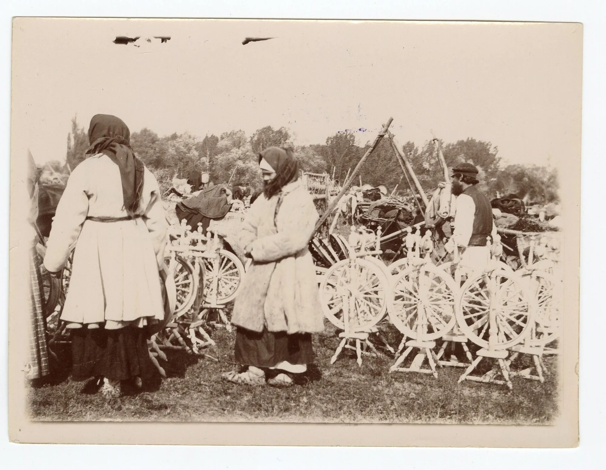 В сети показали ярмарку в Чернигове: кадрам более 100 лет