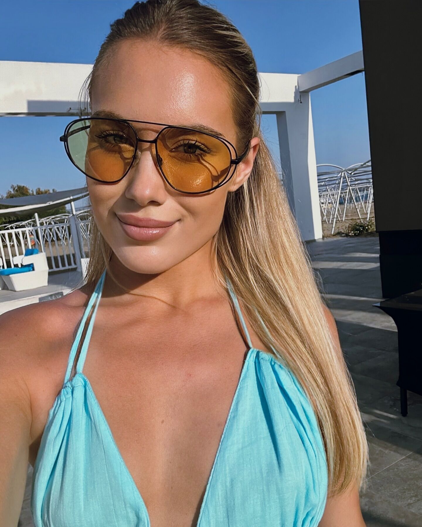 51-річний зірковий чемпіон Росії з футболу, якого "роздягла" перша дружина, одружився повторно з 23-річною моделлю. Фото