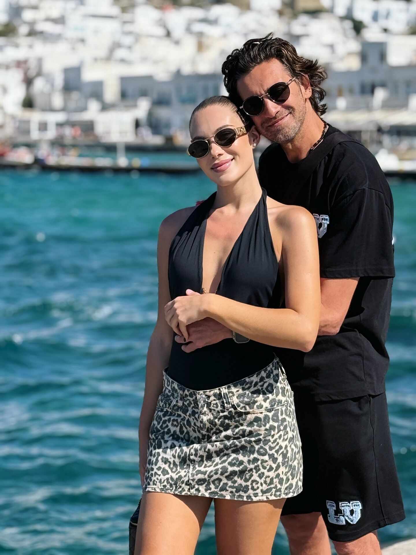 51-річний зірковий чемпіон Росії з футболу, якого "роздягла" перша дружина, одружився повторно з 23-річною моделлю. Фото