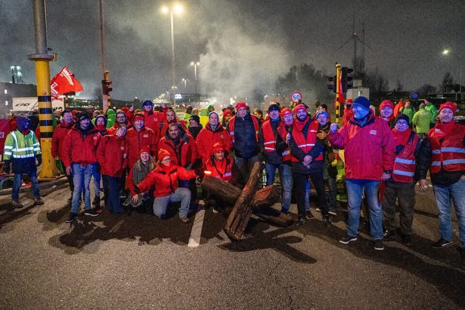 У Бельгії загальнонаціональний страйк призвів до закриття шкіл і скасування авіарейсів. Фото та відео