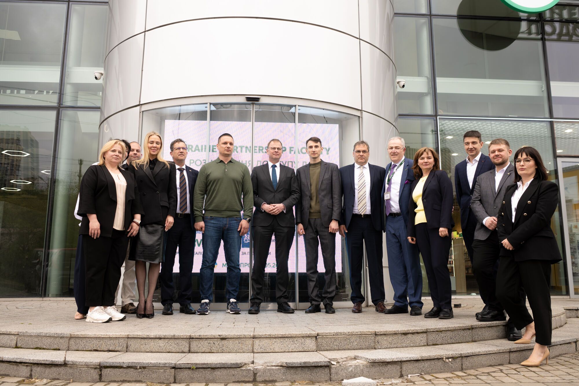 Комфорт для дорослих, спокій для дітей: медичний центр Garvis у Дніпрі пропонує широкий спектр послуг