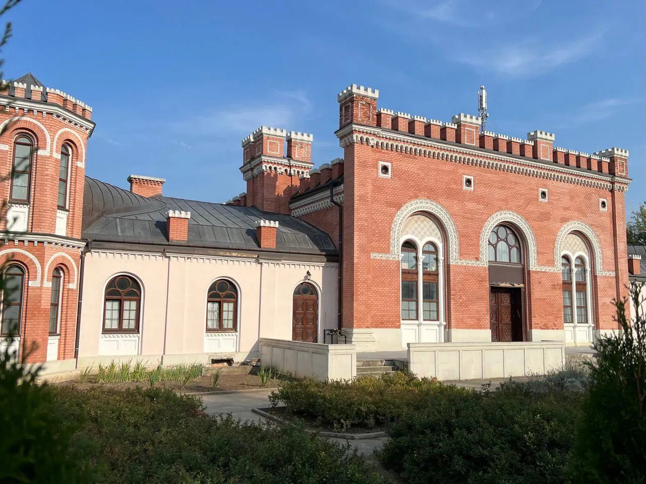 В Черновцах подожгли синагогу: поджигателя задержали, у него подозревают психическое заболевание. Фото