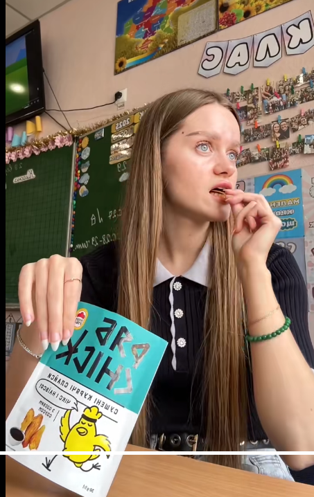 "Зарплата за день меньше, чем вы тратите на еду". Учительница из Черкасс показала свой ланчбокс, но ее раскритиковали