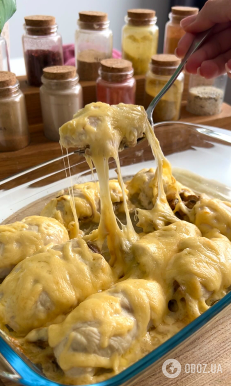 Сочные куриные рулетики с сыром и грибами: как приготовить