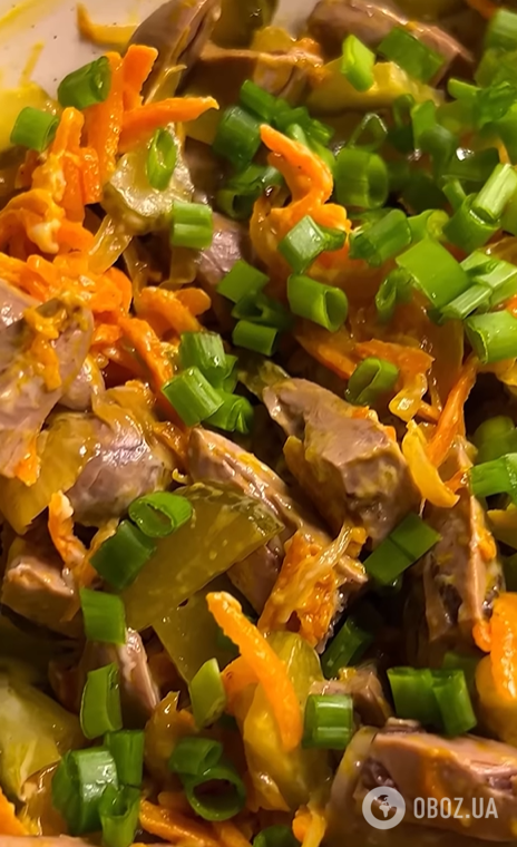 Який смачний салат приготувати з курячими сердечками: на кожен день і для святкового столу