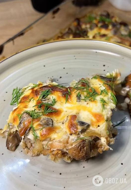 М'ясо "по-французьки" з гречкою: рецепт ситної та смачної страви для обіду та вечері