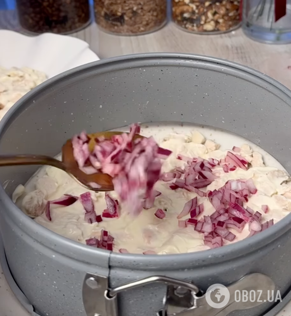 Салат "Киевский" для новогоднего стола: понравится всем гостям