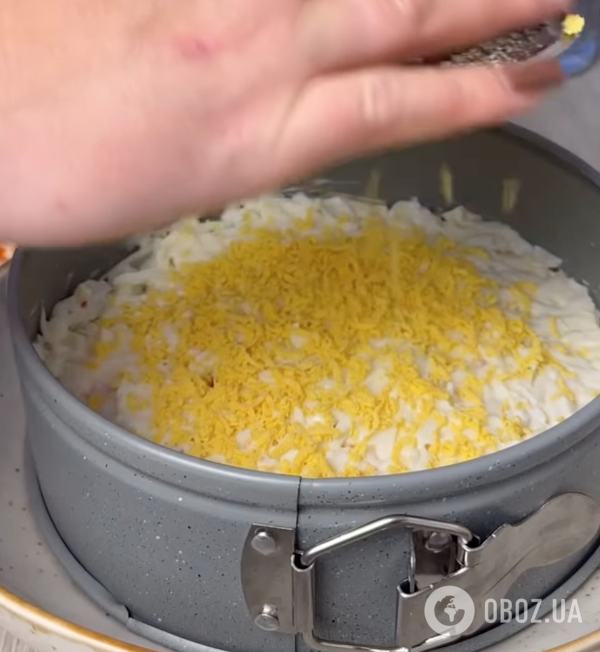 Салат "Киевский" для новогоднего стола: понравится всем гостям