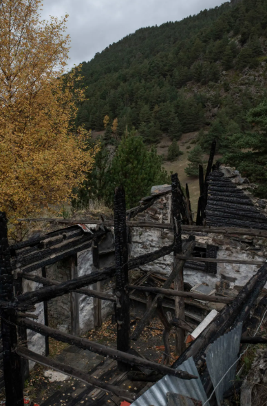 Крошечная деревня в Испании стала находкой для фанатов тру-крайму: чем особенна