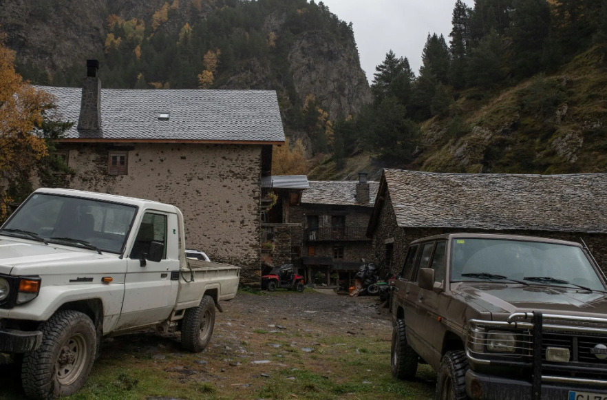 Крошечная деревня в Испании стала находкой для фанатов тру-крайму: чем особенна