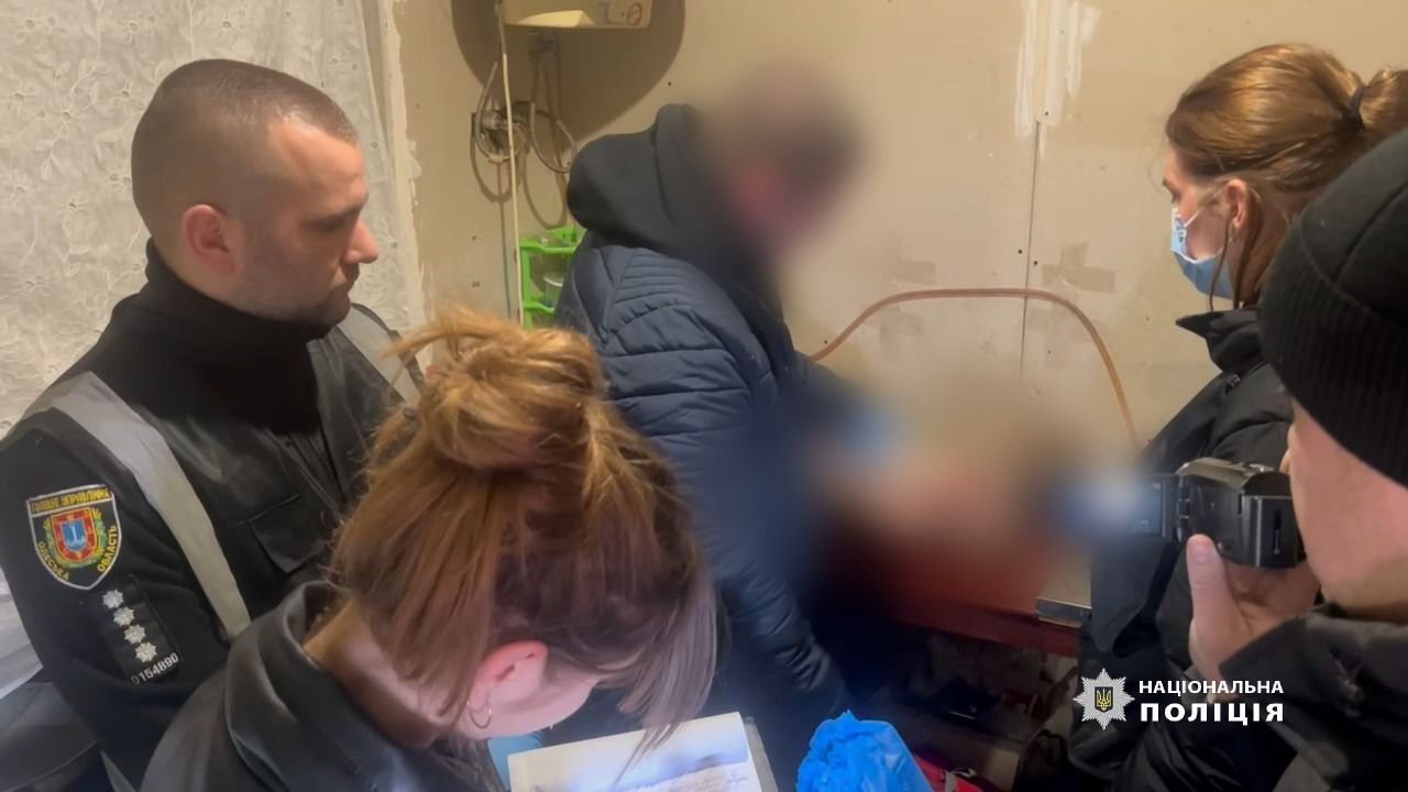 Сховали тіло малюка у морозилці: в Одесі матір і її співмешканець отримали майже 10 років в'язниці