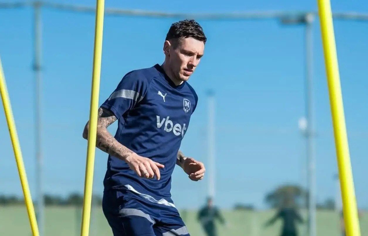 Прошел ВВК и выбрал подразделение ВСУ: знаменитого экс-футболиста сборной Украины доставили в ТЦК