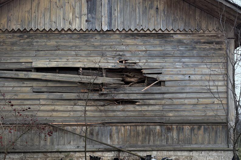 Його вбила Росія: на Сумщині внаслідок ворожої атаки у власному будинку загинув працівник "Укрзалізниці". Фото