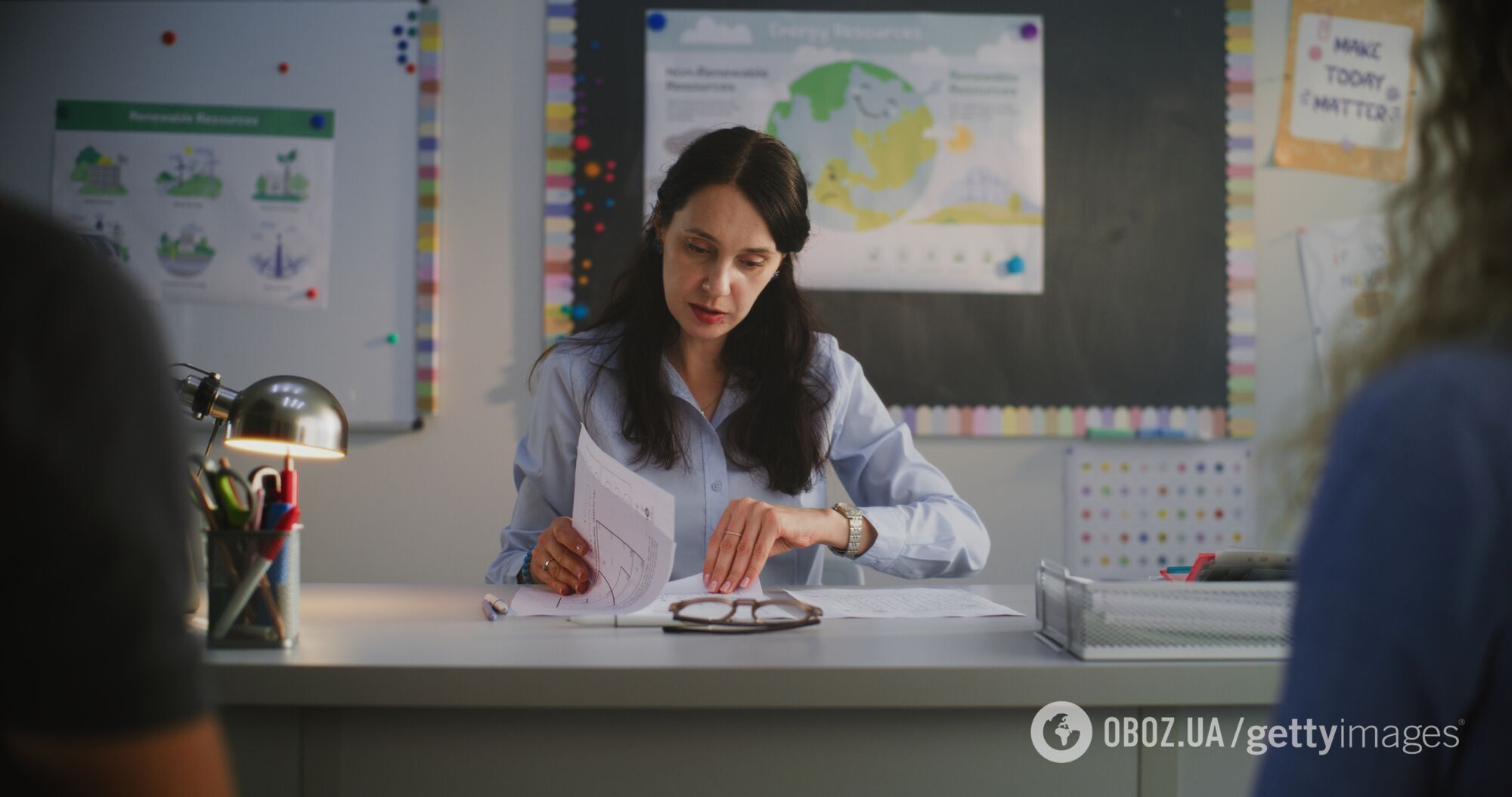 Ніхто нікого не сварить, п'ють чай зі смаколиками: як проходять батьківські збори в школах Нідерландів