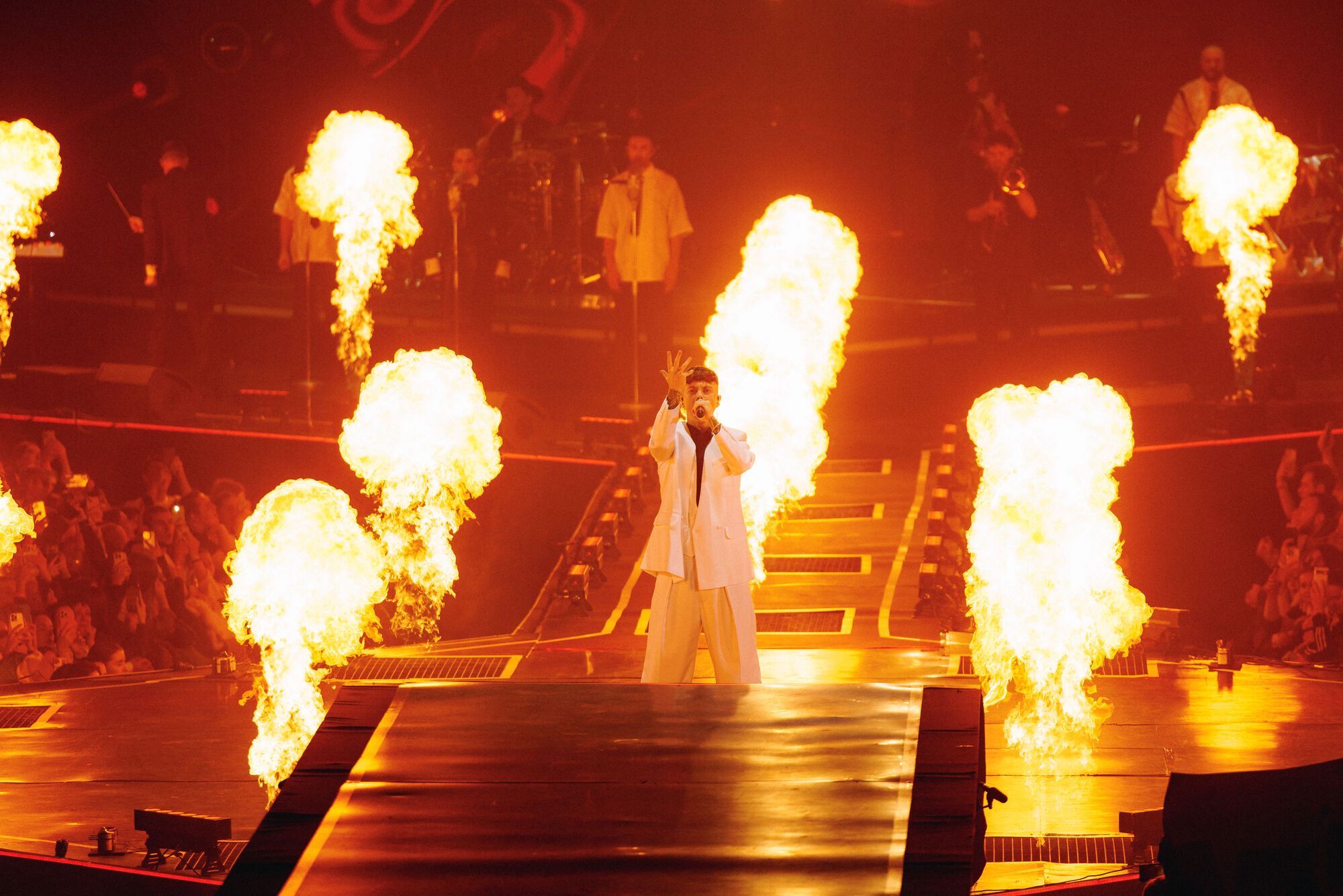 "Это шедевр!" Артем Пивоваров презентовал новую песню Ave Maria, которая имеет все шансы стать хитом