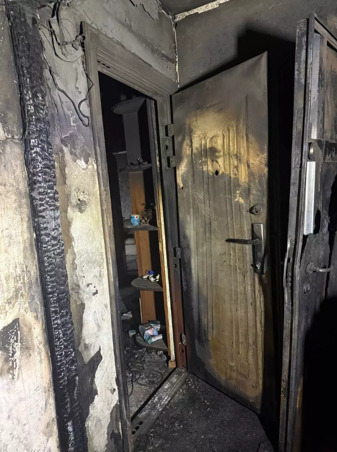 "Полум’я дуже швидко поширювалося": подружжя з Тернополя, яке врятувалося під час удару Росії, розповіло про пережите. Фото