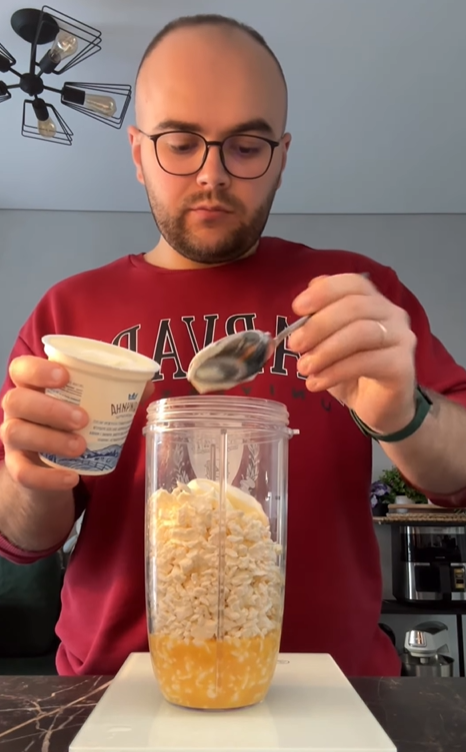 Сирна запіканка "Хвилинка": виходить дуже ніжною та повітряною