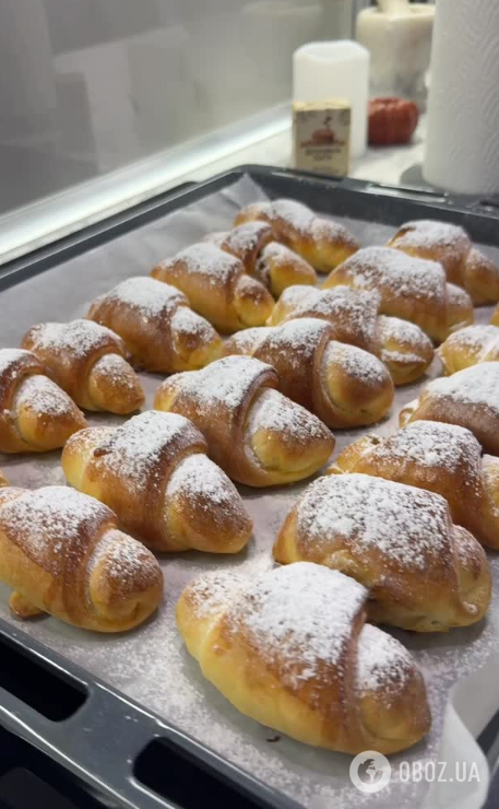 Пухкі домашні рогалики з яблуками: ділимось ідеальним рецептом тіста