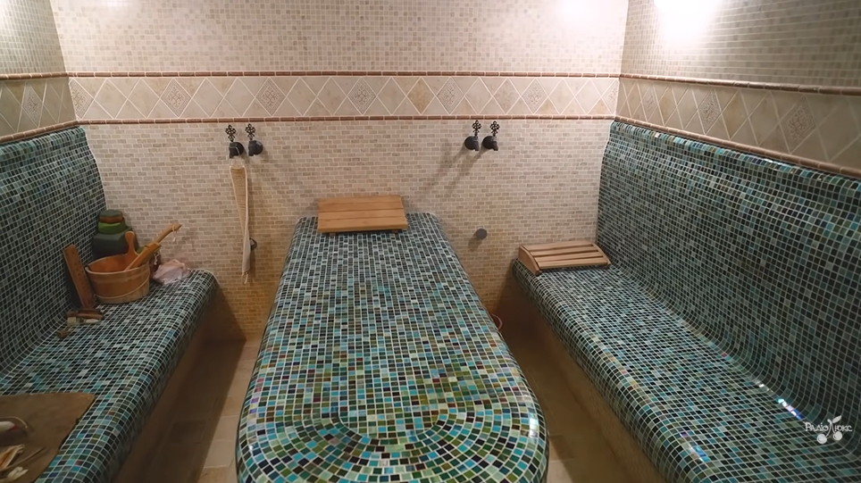 Камалия показала свой роскошный особняк за Киевом и напомнила украинцам Пшонку: собственная волчица, все в золоте, а внутри бассейн и солярий