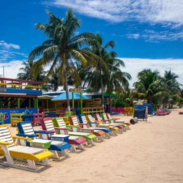 Куда поехать на Карибах: названы два "райских места"