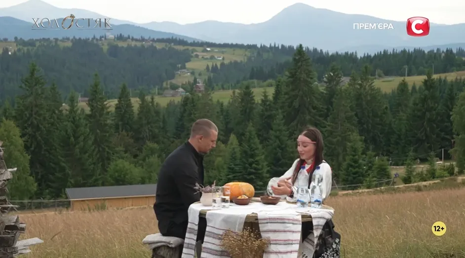 Побачення з українськими традиціями і церемонія троянд без Цимбалюка: як пройшов сьомий випуск "Холостяка 14"