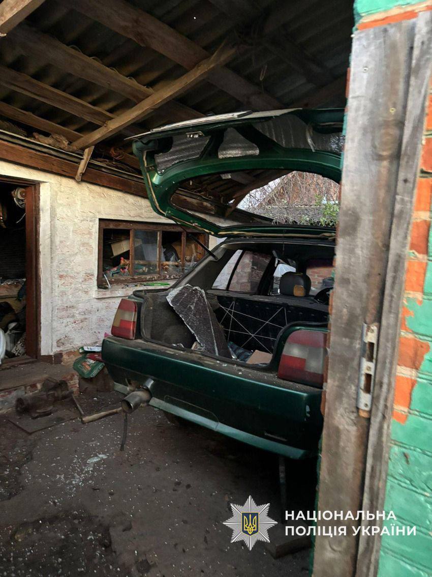 Били по будинках, авто, енергосистемі: на Чернігівщині є поранені через атаку РФ. Фото