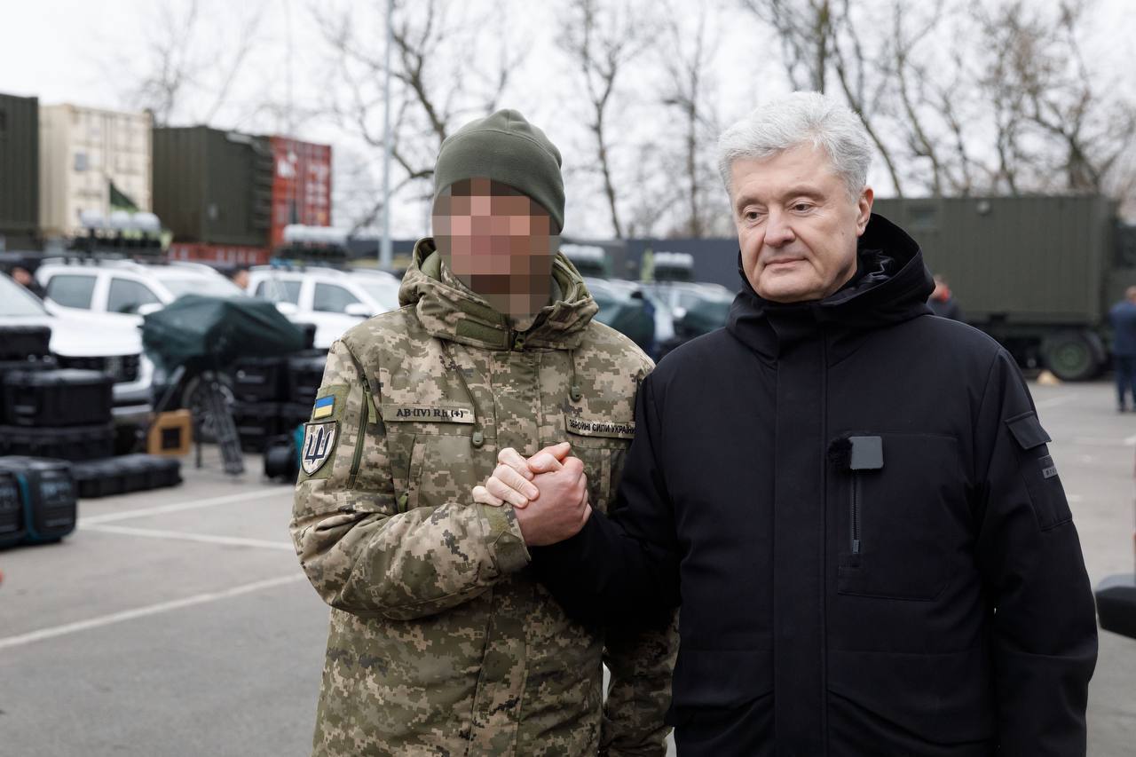 Порошенко передал подразделениям Нацгвардии комплексы "Ай-Петри" для прикрытия критической инфраструктуры