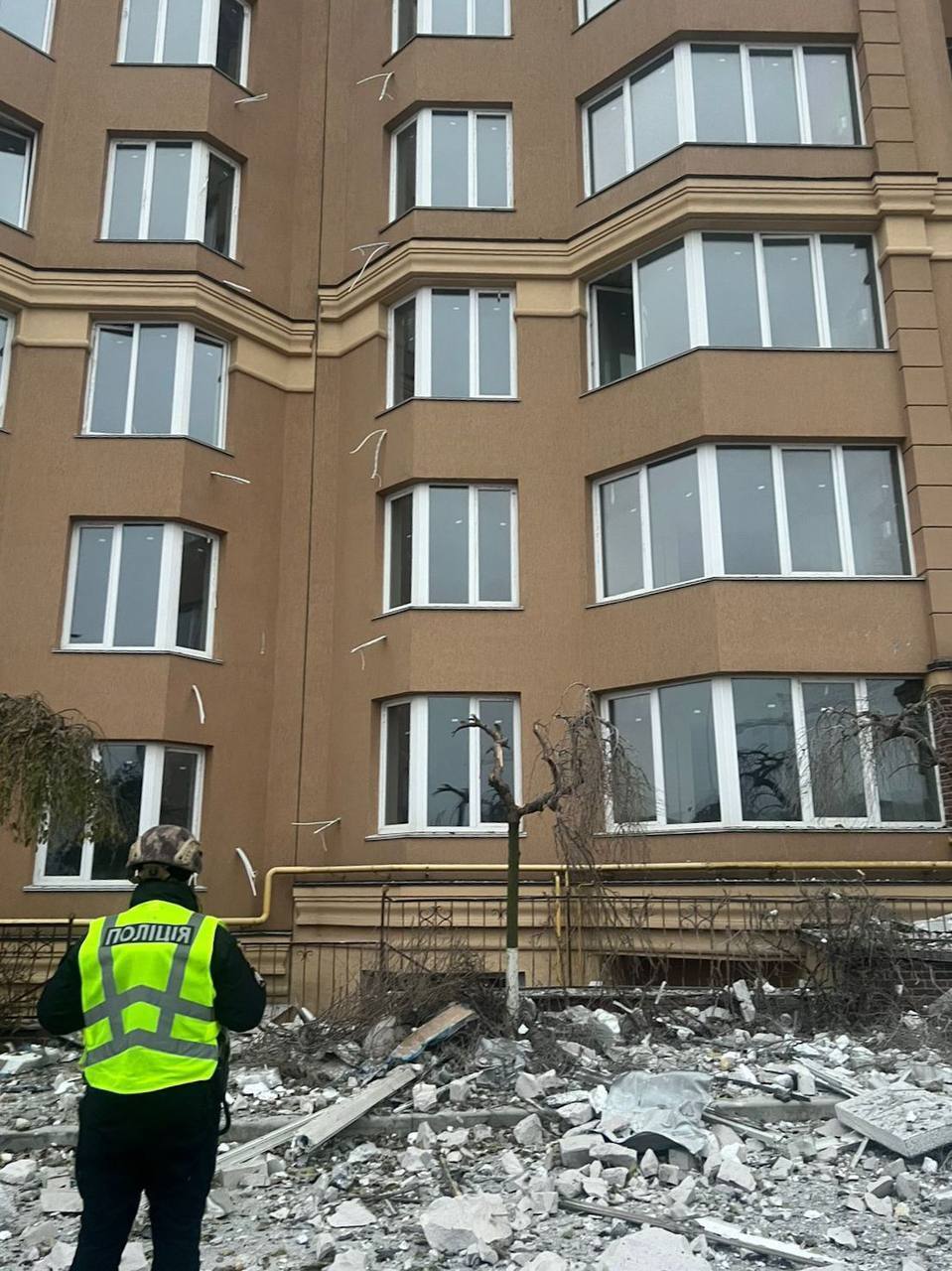 Погибла женщина, есть повреждения в нескольких районах: последствия российского обстрела на Киевщине. Фото