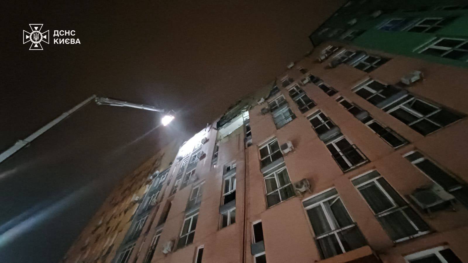 РФ била дронами і ракетами по житлових будинках у Києві: є жертви і понад 30 поранених. Фото і відео