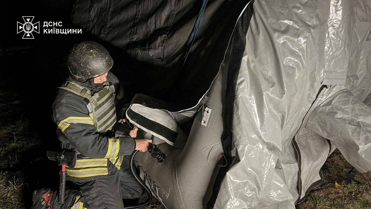 Росія атакувала Київщину: пошкоджено житлові будинки і підприємство, є загибла та постраждалі. Фото та відео