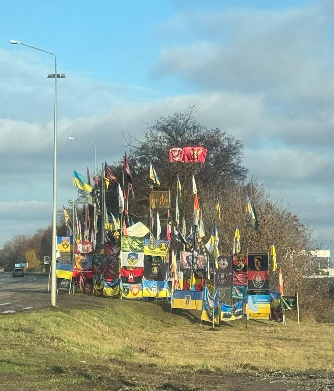 "Украина держится": заместитель министра юстиции посетил Сумскую область и проверил работу сервисов. Фото