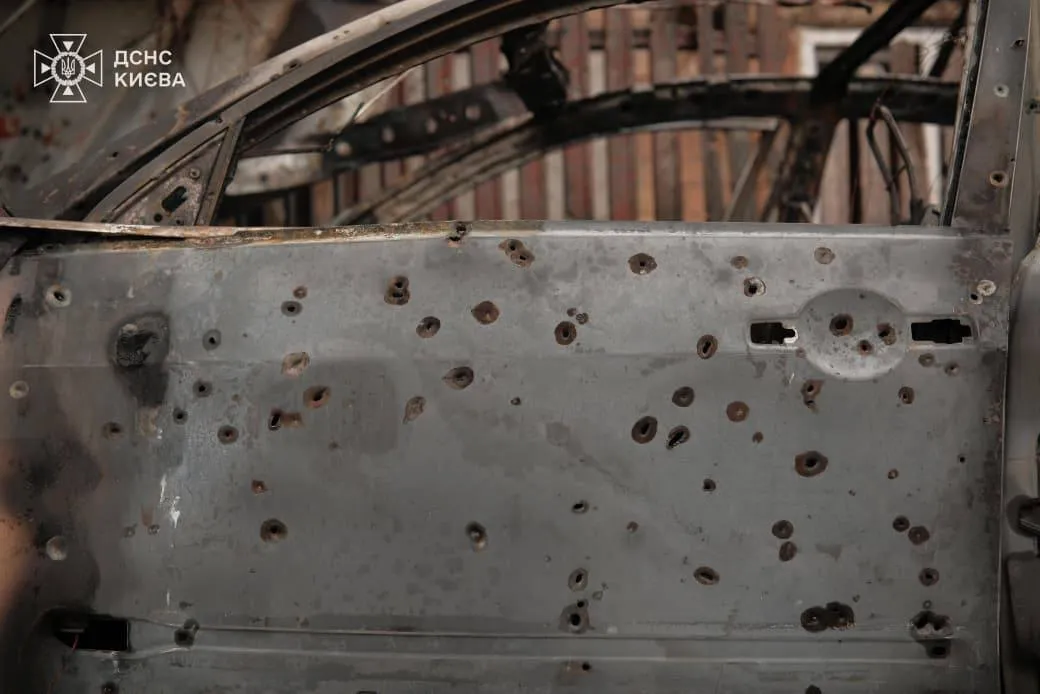 В Киеве завершили работы по разбору конструкций и ликвидации последствий ударов РФ. Фото