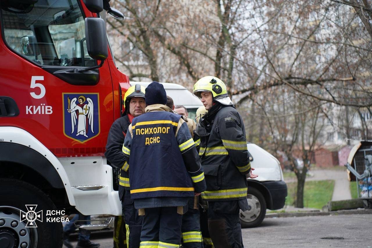 РФ била дронами і ракетами по житлових будинках у Києві: є жертви і понад 30 поранених. Фото і відео