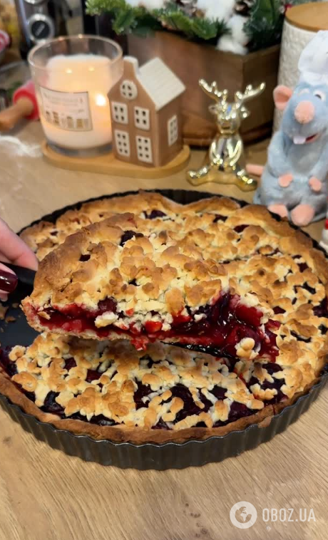 Що спекти із замороженими вишнями: рецепт для затишного сімейного чаювання