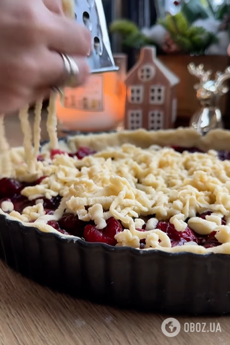 Що спекти із замороженими вишнями: рецепт для затишного сімейного чаювання