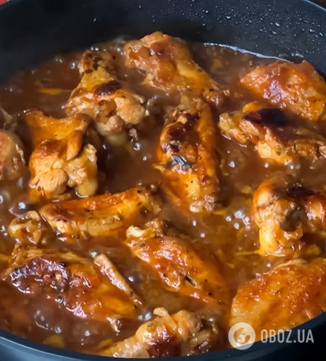 Как приготовить сочные куриные крылья на сковородке: добавьте несколько простых компонентов