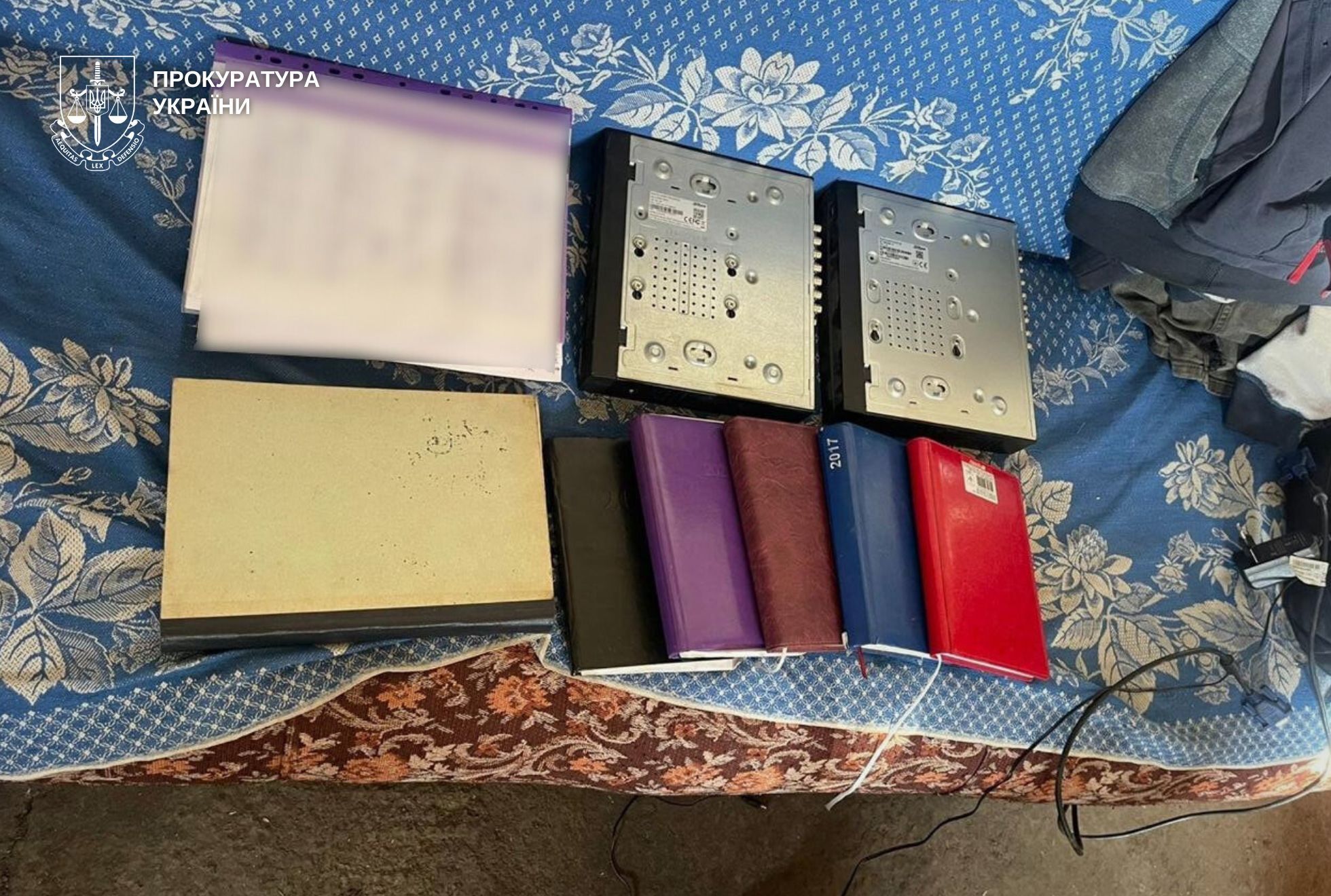 Погрожували фізичною розправою: у Кривому Розі судитимуть трьох зловмисників, які вимагали з підприємця $50 тис. Фото