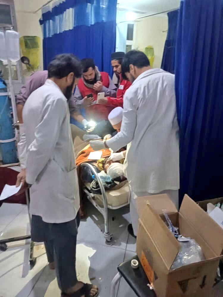 В Афганистане произошло мощное землетрясение: десятки людей погибли, сотни ранены. Фото и видео