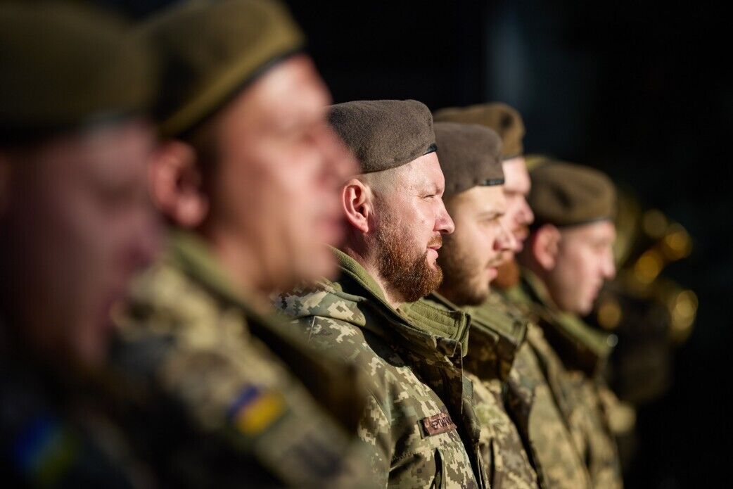 От них зависит результативность в наступлении и защите: Зеленский отметил воинов инженерных войск государственными наградами. Фото и видео