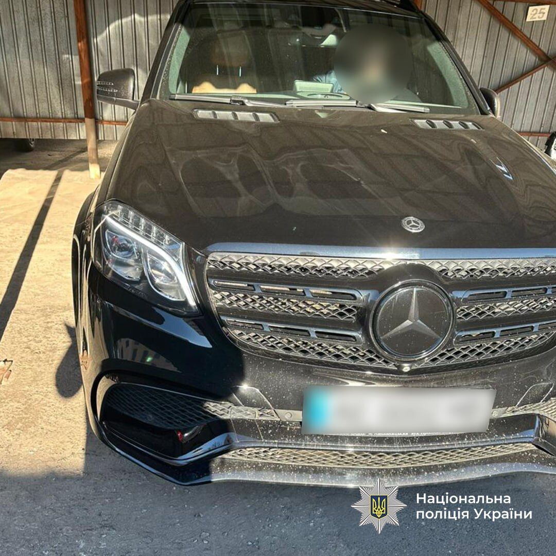 Погрожували фізичною розправою: у Кривому Розі судитимуть трьох зловмисників, які вимагали з підприємця $50 тис. Фото