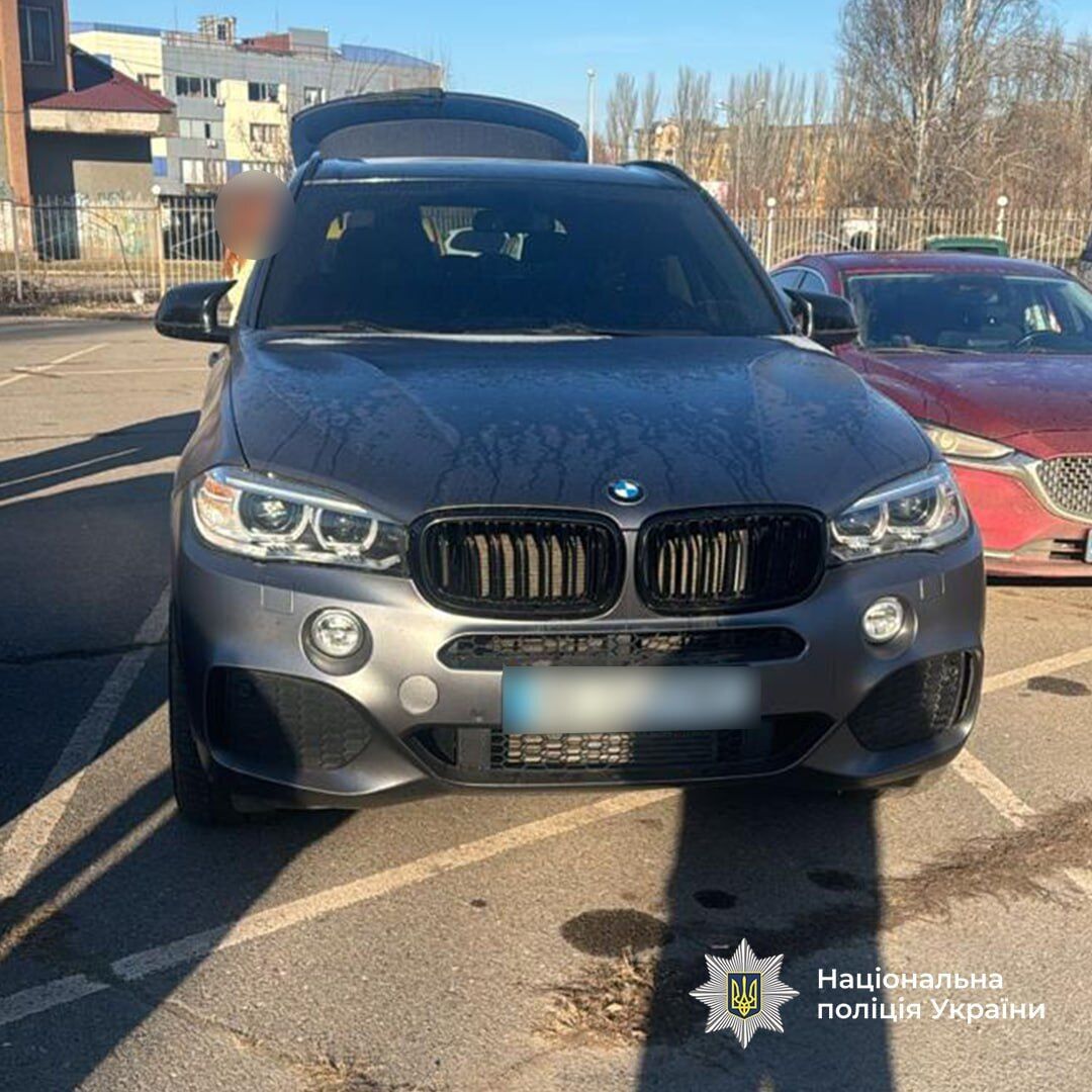 Погрожували фізичною розправою: у Кривому Розі судитимуть трьох зловмисників, які вимагали з підприємця $50 тис. Фото