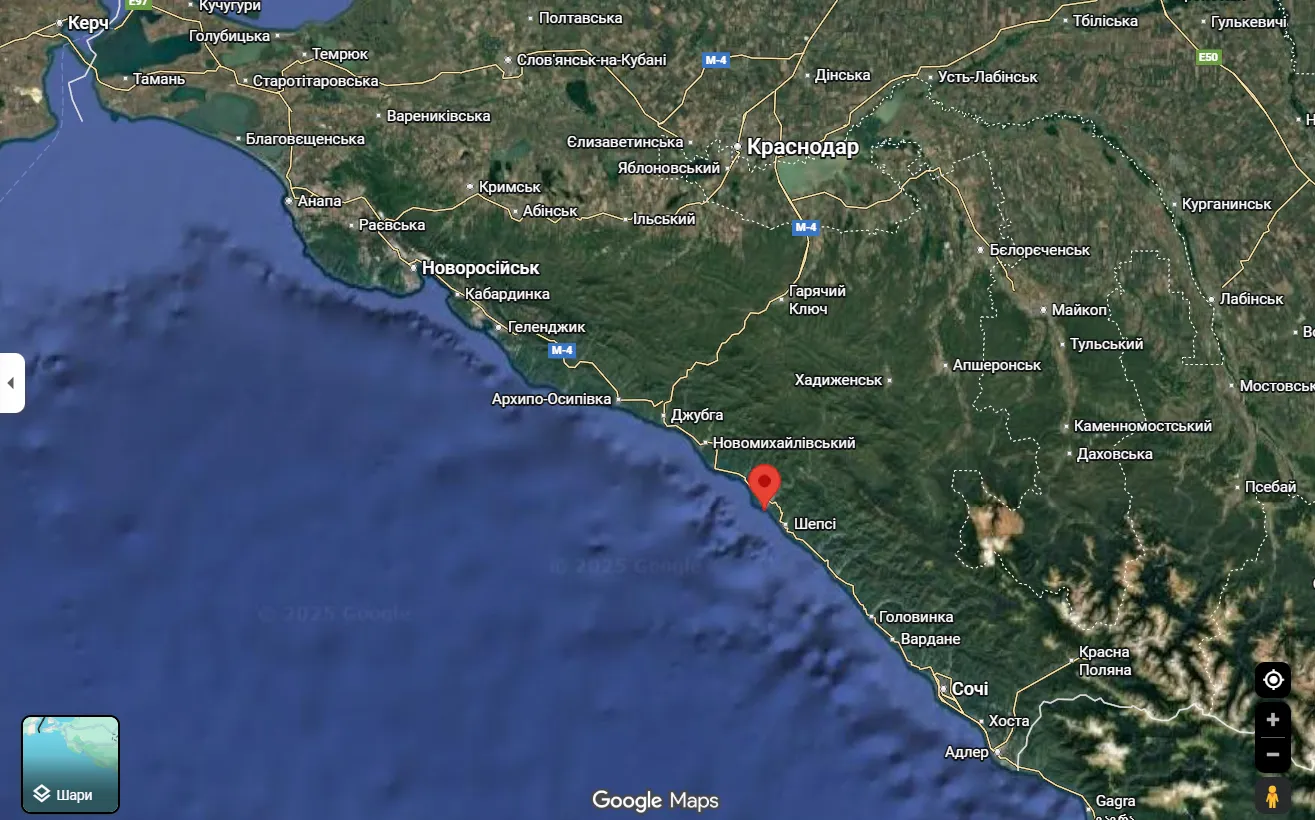 Є влучання у трубопровід, пошкоджено танкер: з'явилися супутникові фото наслідків атаки на порт в Туапсе