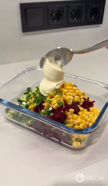 Полезный свекольный салат за 5 минут: готовится без майонеза