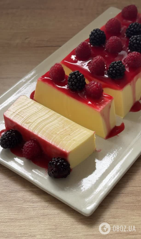 Воздушный баварский десерт с шоколадом и ягодами: делимся рецептом без выпекания