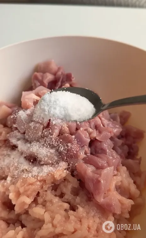 Як приготувати домашню курячу ковбасу на бутерброди: в складі лише натуральні компоненти