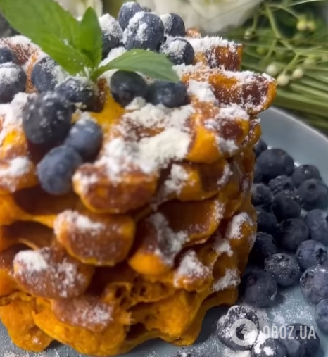 Смачні гарбузові вафлі для сніданку або перекусу: як приготувати