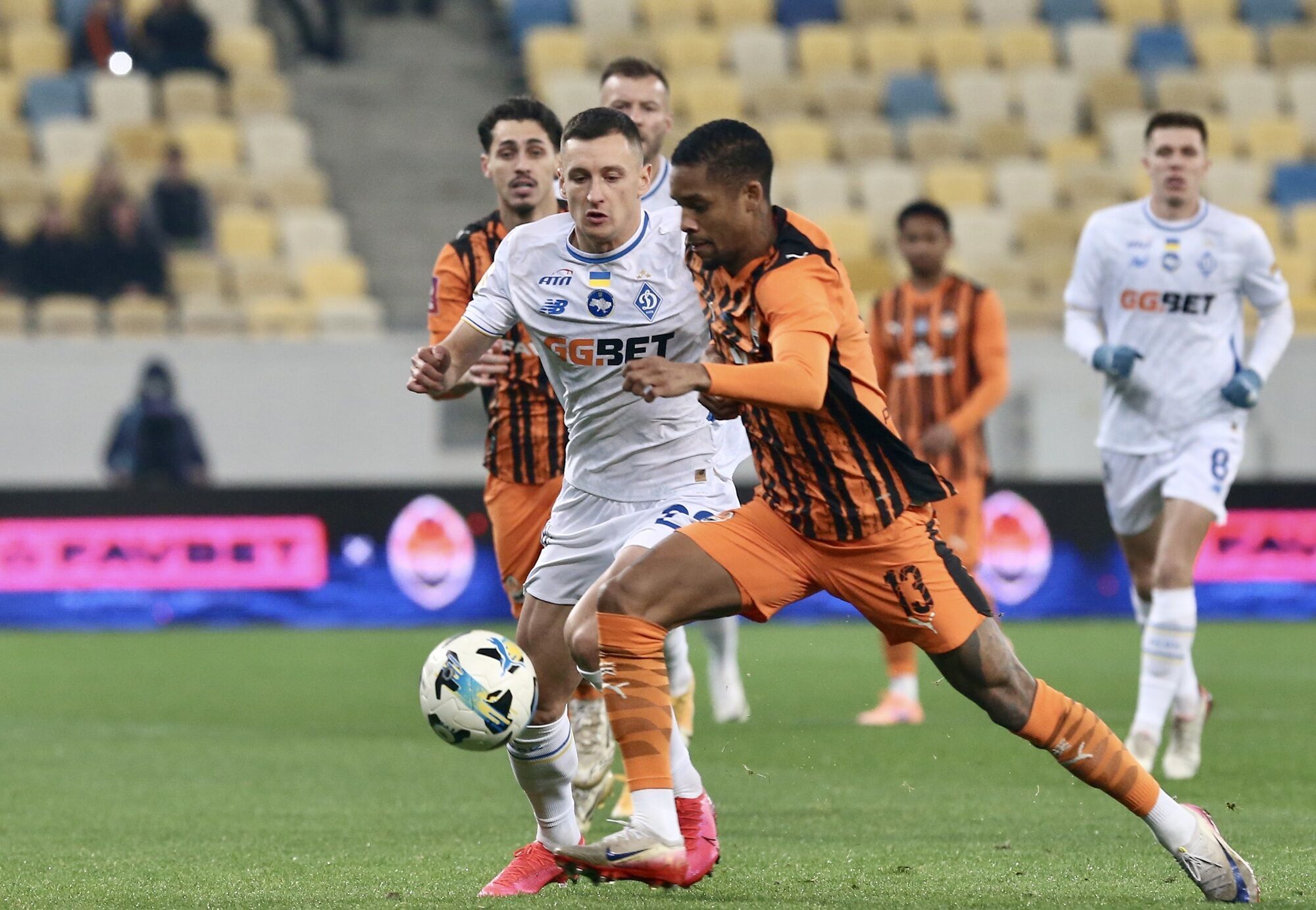 УАФ прокоментувала момент у матчі "Шахтар" – "Динамо", який розлютив Шовковського, та відкрила розслідування проти суддів