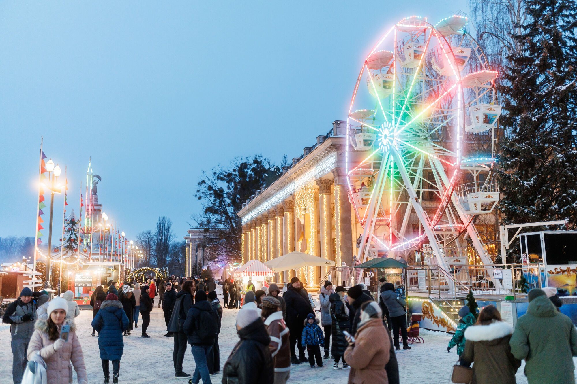 Сніг на ВДНГ у Києві лежатиме всю зиму: які дива готує "Зимова країна"