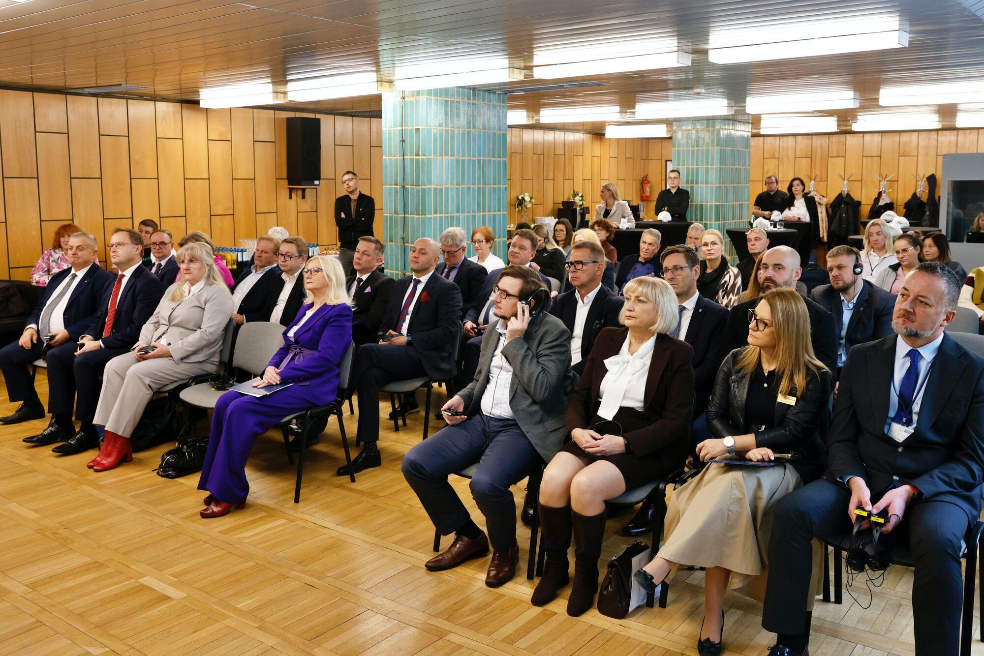 "Каждая секунда решает": украинские врачи прошли обучение в Польше новейшим методам лечения инсультов